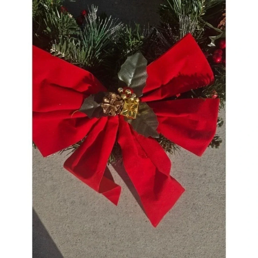Christmas Wreath Red‎ Bow Pinecones Berries Holiday Home Decor